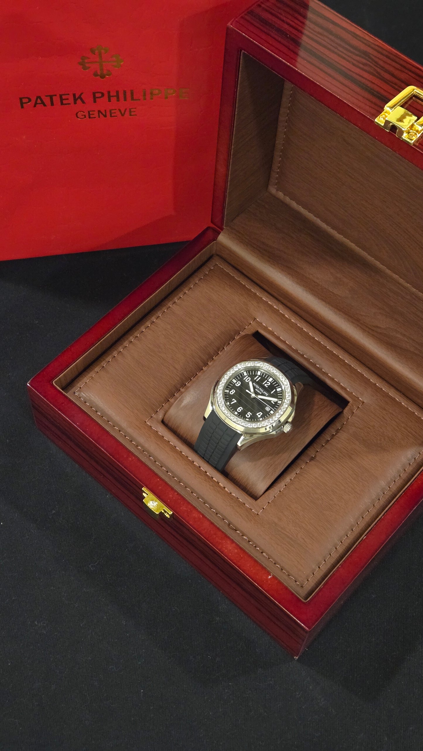 PATEK PHILIPPE -AQUANAUT DBL