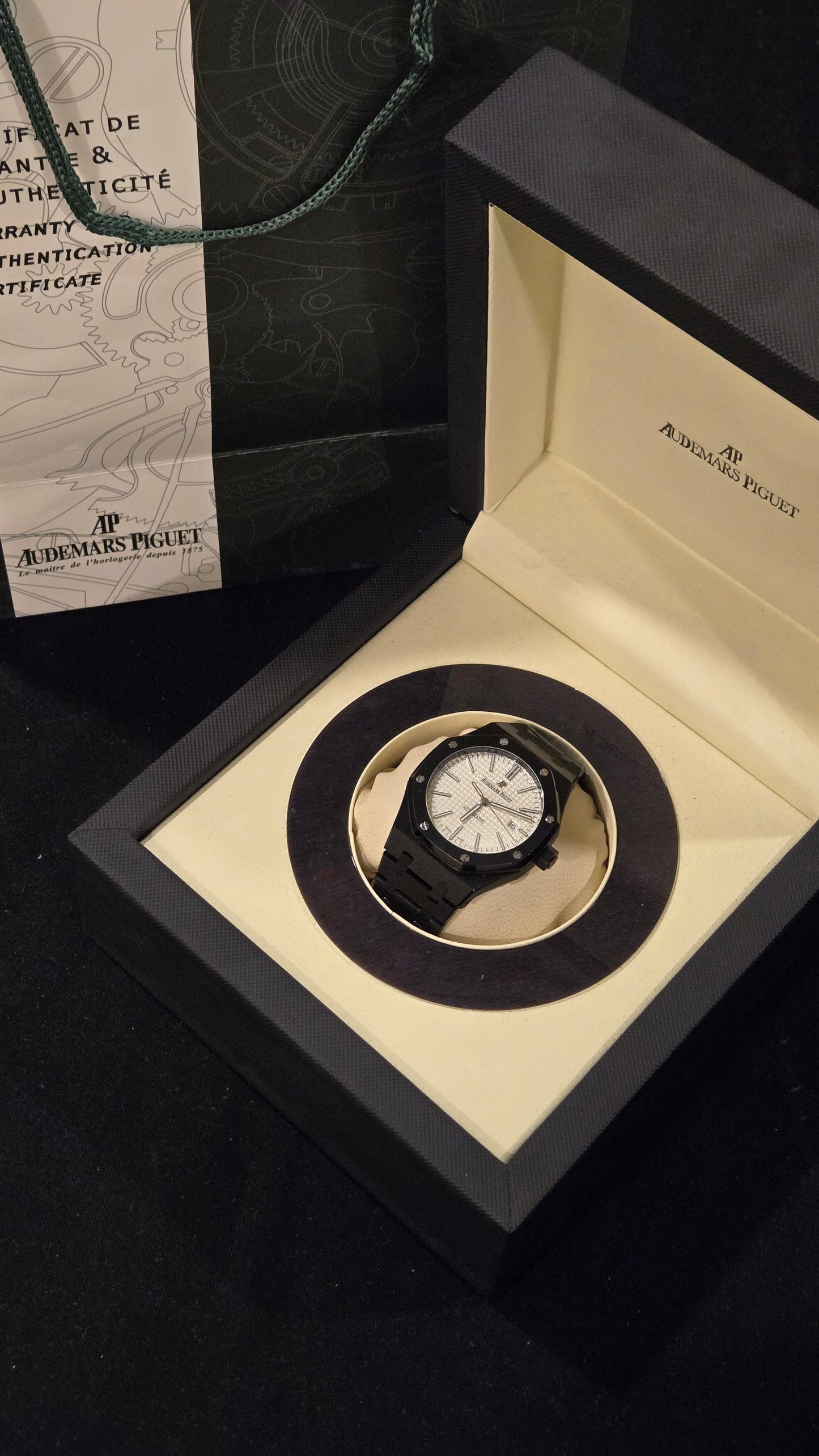 AUDEMARS PIGUET - ROYAL OAK BW