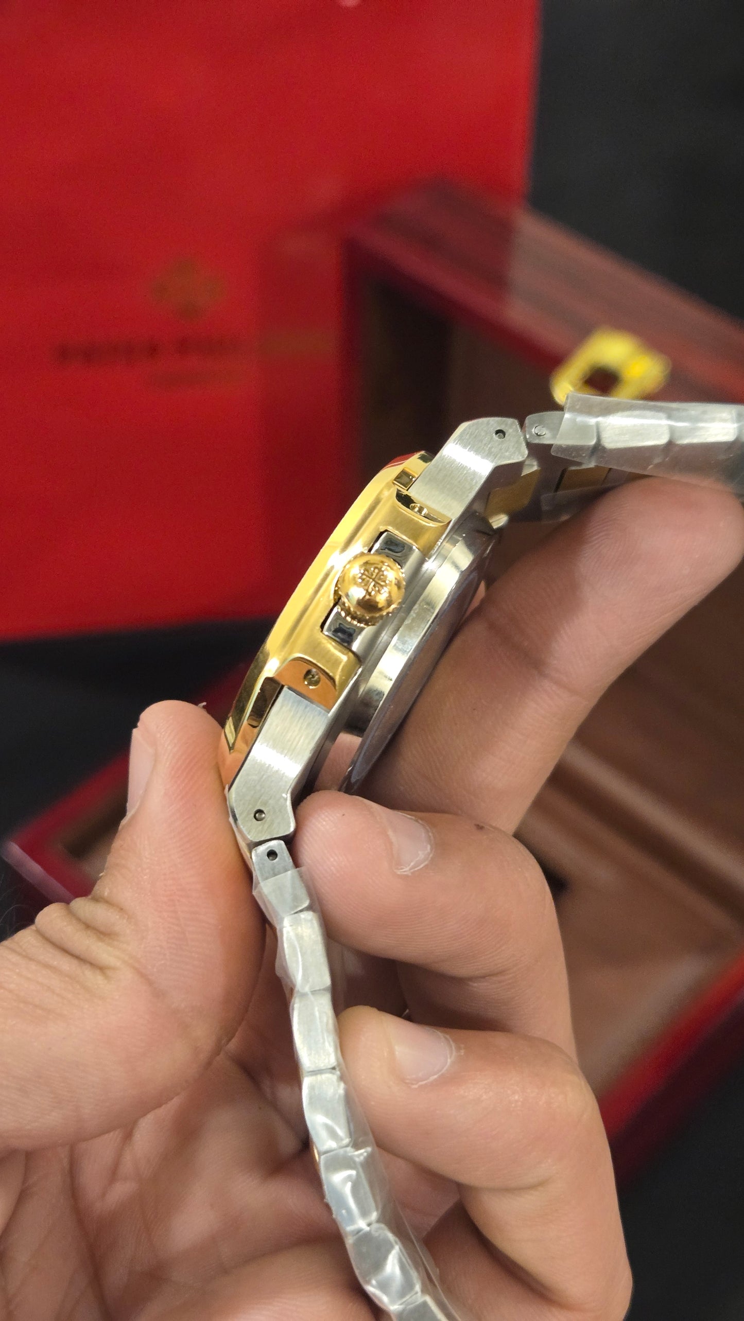 PATEK PHILIPPE - Nautilus TTBU