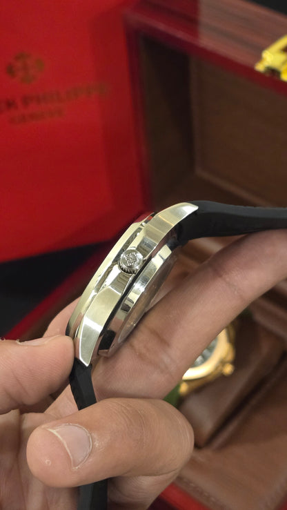 PATEK PHILIPPE -AQUANAUT DBL