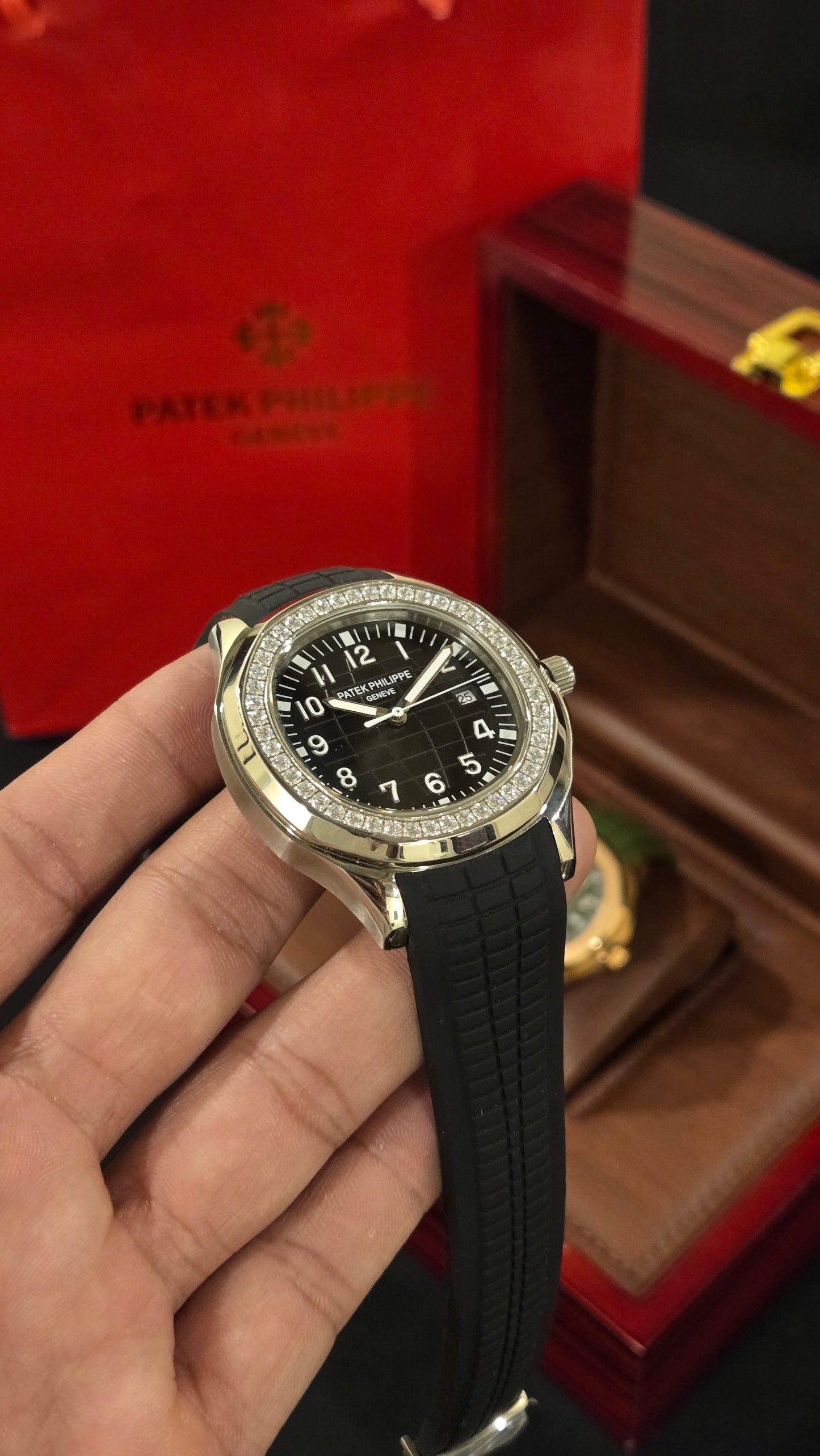 PATEK PHILIPPE -AQUANAUT DBL
