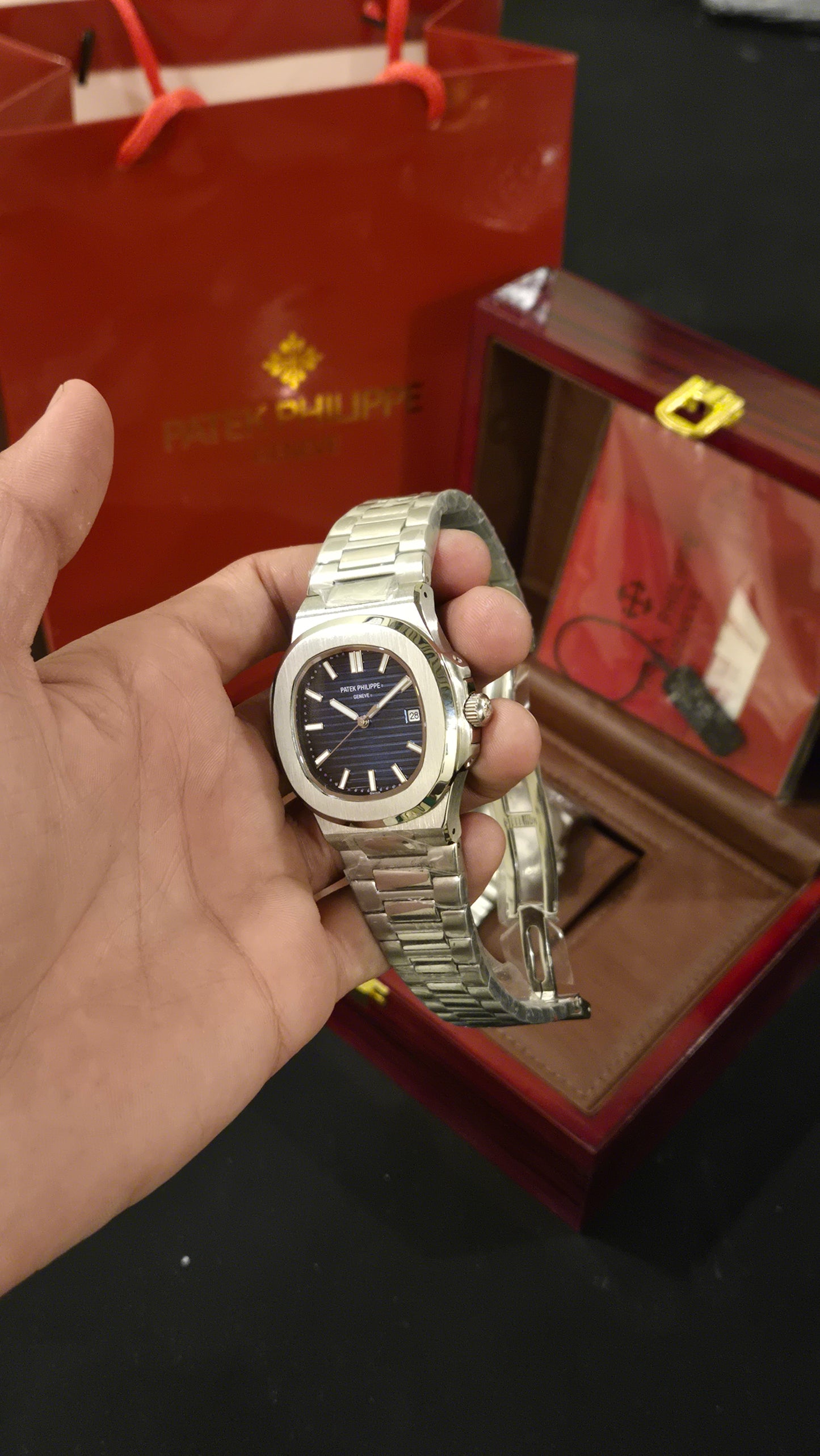 PATEK PHILIPPE - Nautilus SBU